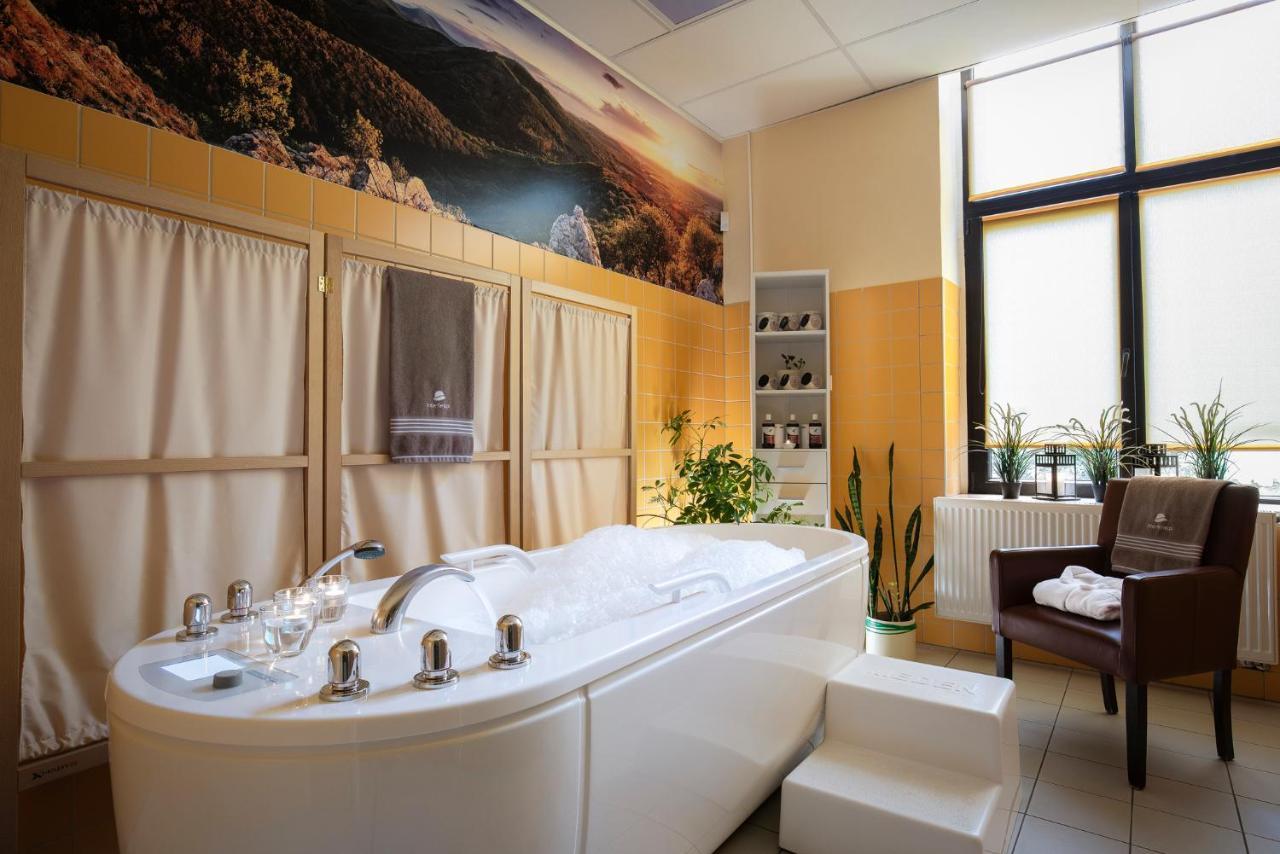 Interferie Aquapark Sport Hotel Malachit Świeradów-Zdrój Dış mekan fotoğraf