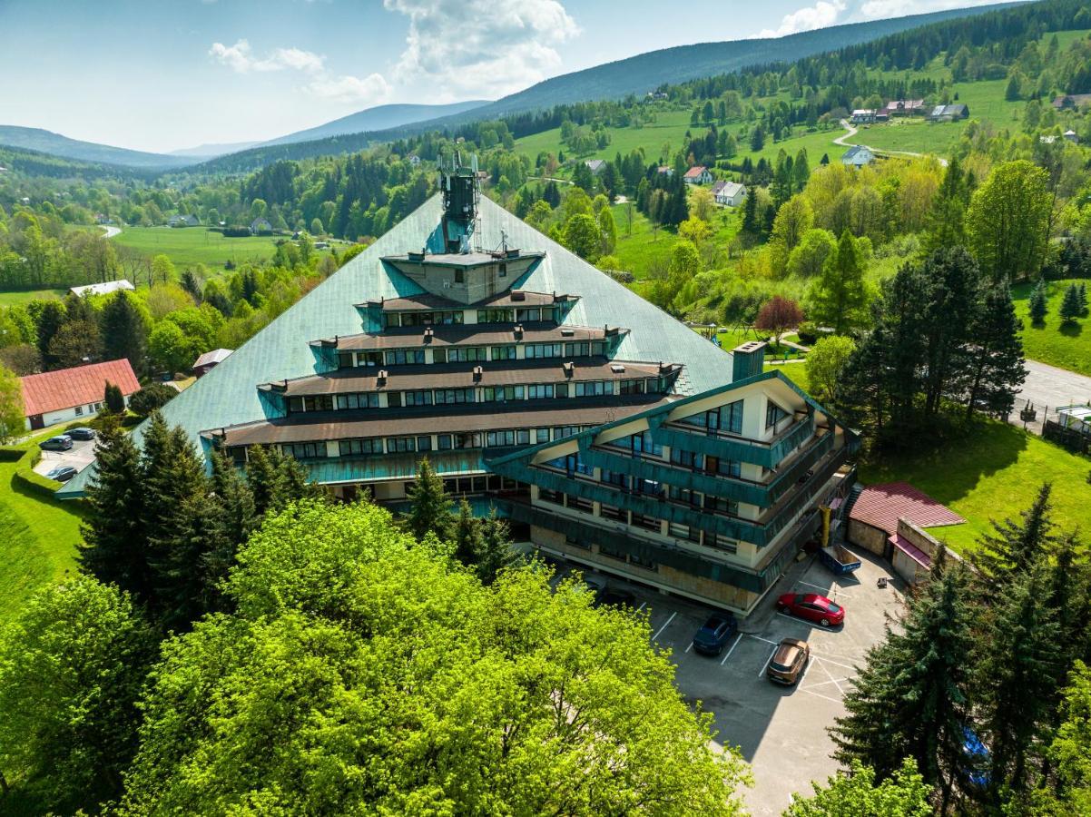 Interferie Aquapark Sport Hotel Malachit Świeradów-Zdrój Dış mekan fotoğraf